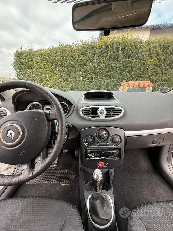 Usata Renault Clio III 85 CV (62 kW) 2008 Grigio Berlina