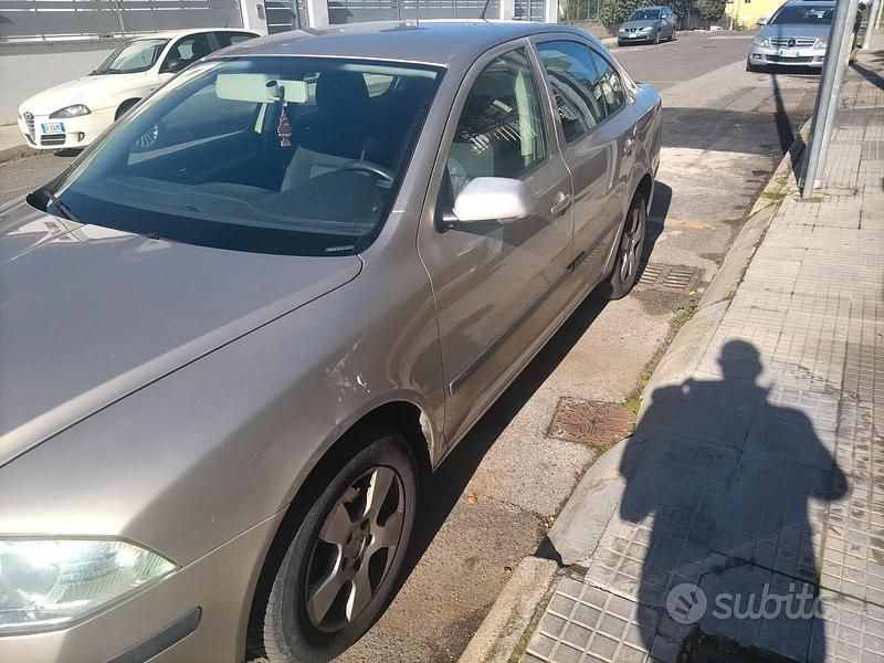 Usata Skoda Octavia 2005 Grigio Berlina