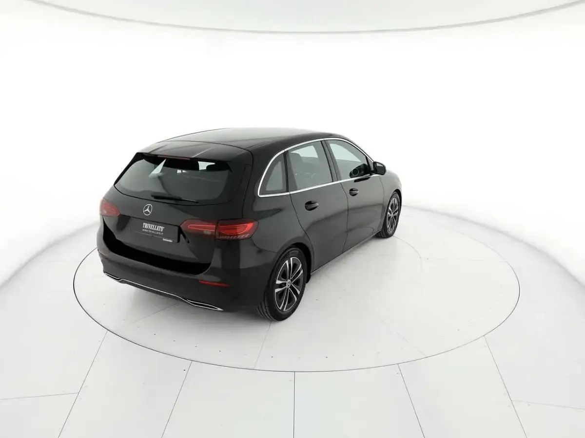 Usata Mercedes B180 Advanced 116 CV (85 kW) 2023 Nero Utilitaria
