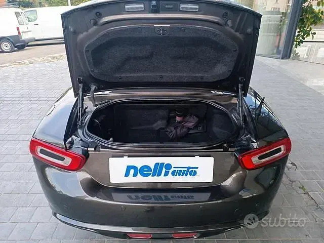 Usata Fiat 124 Spider Lusso 140 CV (102 kW) 2017 Verde Cabrio