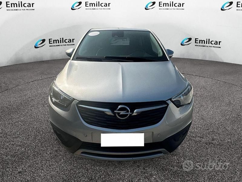 Usata Opel Crossland X Innovation 110 CV (80 kW) 2019 Grigio chiaro SUV