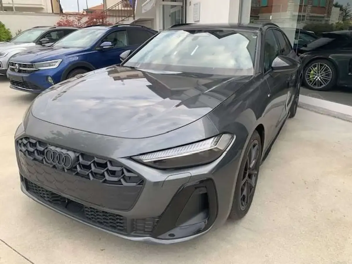 Usata Audi A5 S-Line 204 CV (150 kW) 2025 Grigio Station wagon
