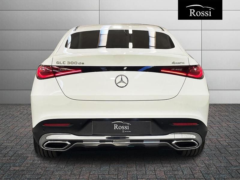 Nuova Mercedes GLC300e 197 CV (144 kW) 2026 Nero Coupé