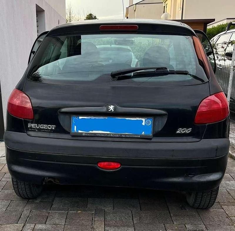 Usata Peugeot 206 60 CV (44 kW) 2002 Nero Berlina