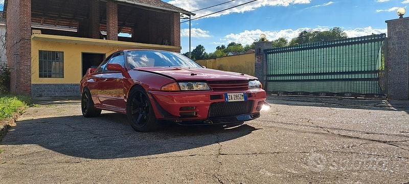 Usata Nissan Skyline 215 CV (158 kW) 1990 Rosso