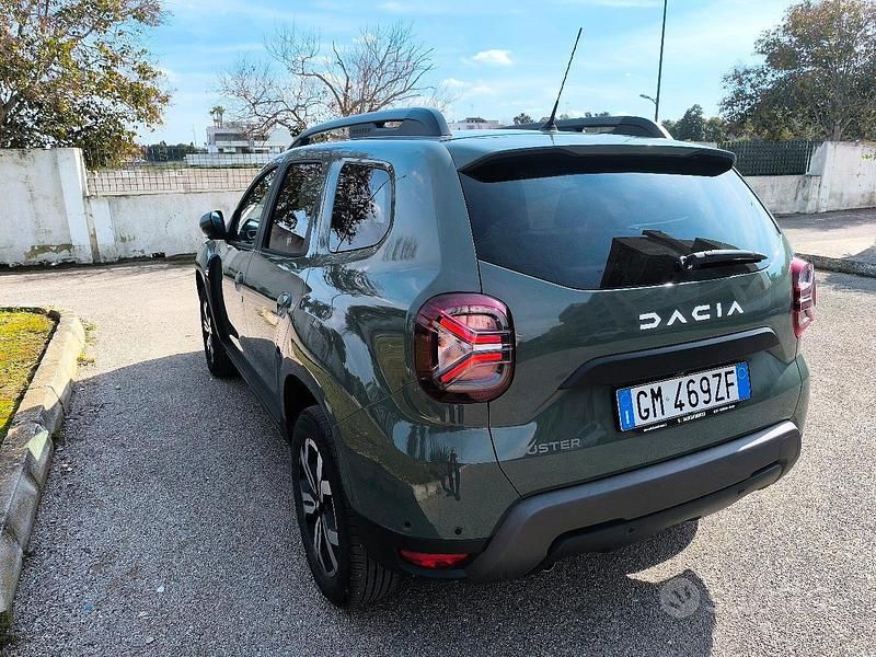 Usata Dacia Duster 100 CV (73 kW) 2023 Verde SUV