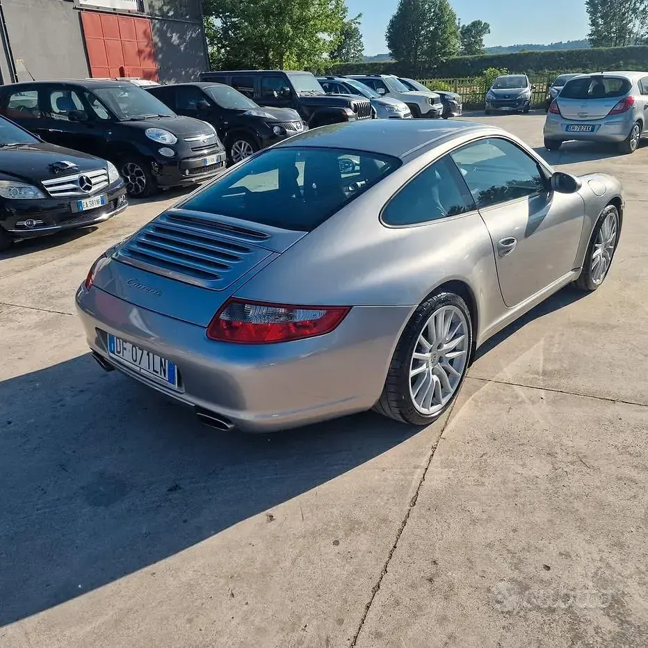Usata Porsche 911 Carrera 325 CV (239 kW) 2007 Grigio Coupé