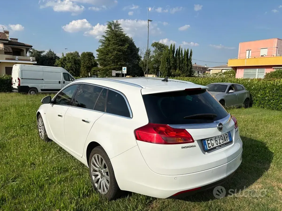 Usata Opel Insignia Cosmo 160 CV (117 kW) 2012 Bianco Station wagon