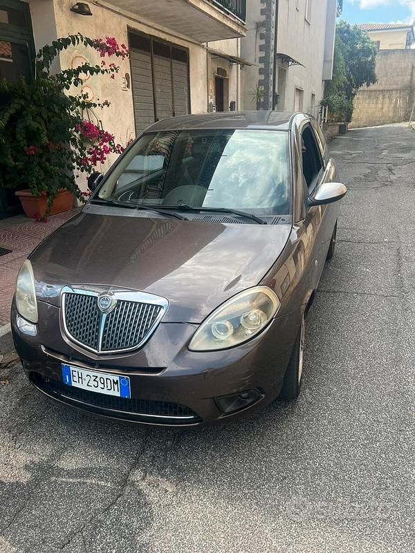 Usata Lancia Ypsilon 69 CV (50 kW) 2012 Utilitaria