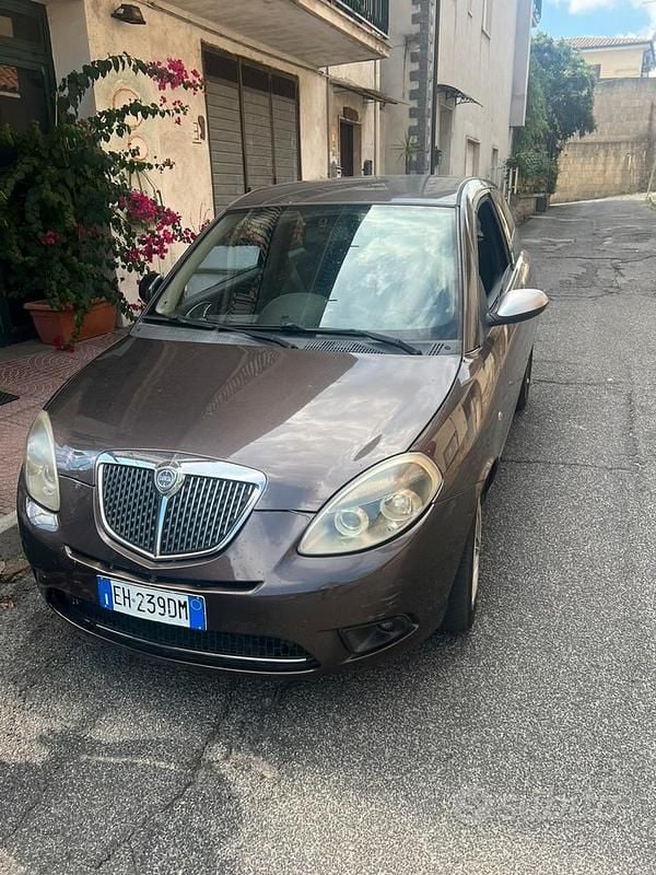 Usata Lancia Ypsilon 69 CV (50 kW) 2012 Utilitaria