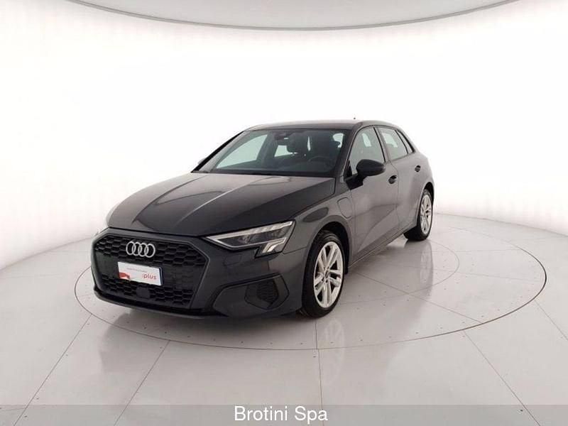 Grigio metallizzato Usata 2022 Audi A3 Sportback e-tron Advanced Due volumi | 28.000 € (Buon prezzo) - Immagine 1/4