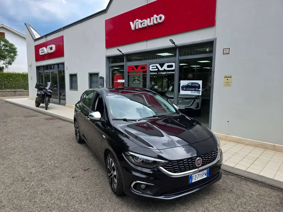 Usata Fiat Tipo Lounge 120 CV (88 kW) 2020 Nero Berlina