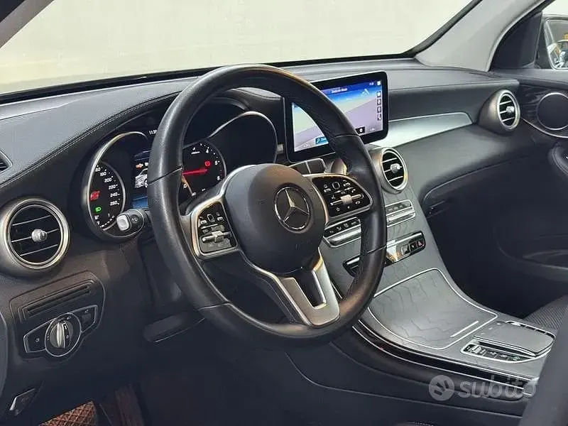 Usata Mercedes GLC200 163 CV (119 kW) 2022 Nero SUV