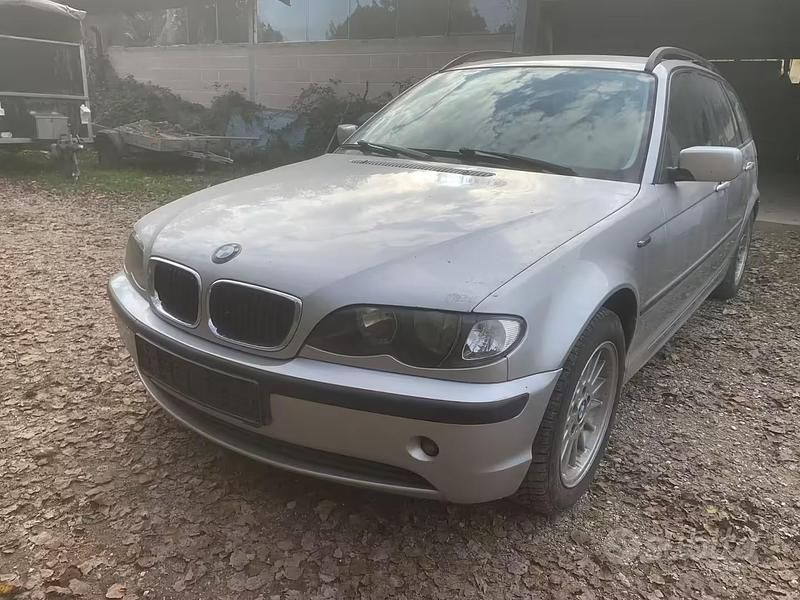 Usata BMW 318 143 CV (105 kW) 2002 Grigio Station wagon