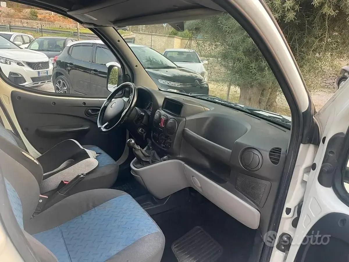 Usata Fiat Doblò 85 CV (62 kW) 2008 Bianco Monovolume