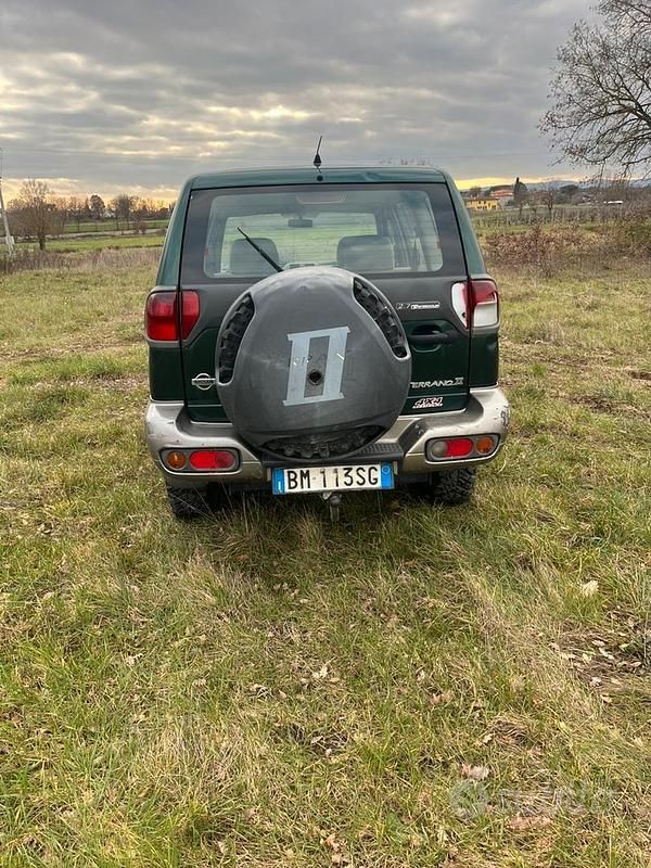 Verde Usata 2002 Nissan Terrano SUV | 9500 € - Immagine 1/4