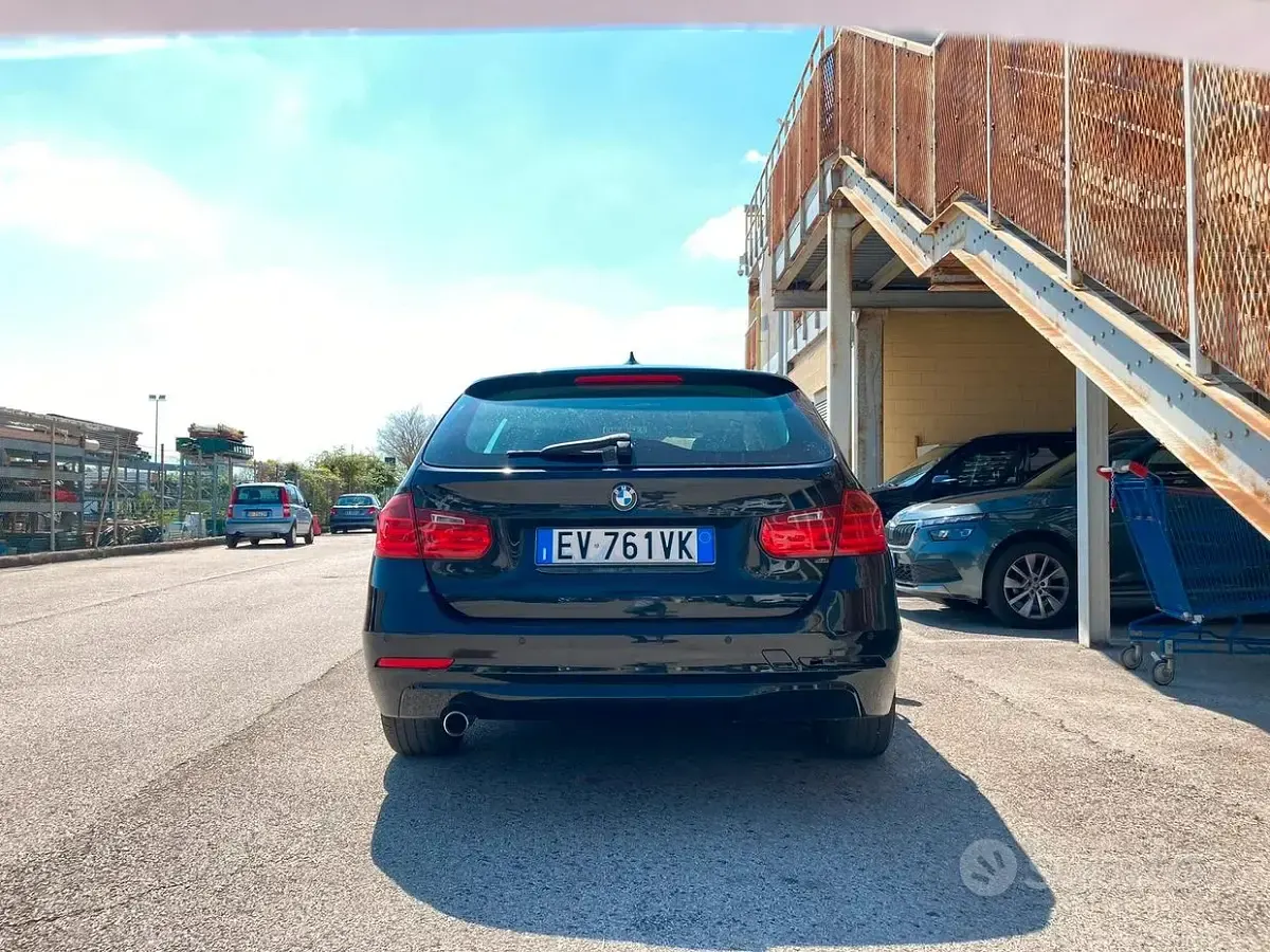 Usata BMW 318 143 CV (105 kW) 2014 Nero Station wagon