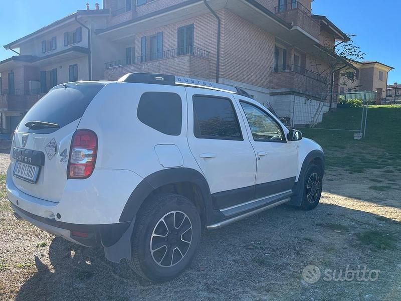 Usata Dacia Duster Urban Explorer 110 CV (80 kW) 2016 Bianco Berlina