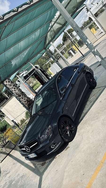 Usata Mercedes C220 Avantgarde 170 CV (125 kW) 2009 Berlina