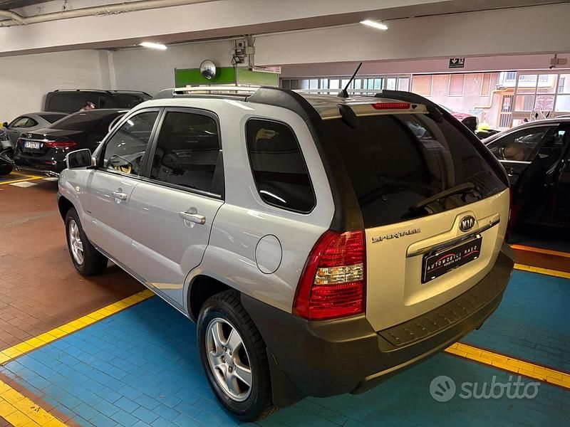 Usata Kia Sportage Active 141 CV (103 kW) 2007 Grigio SUV