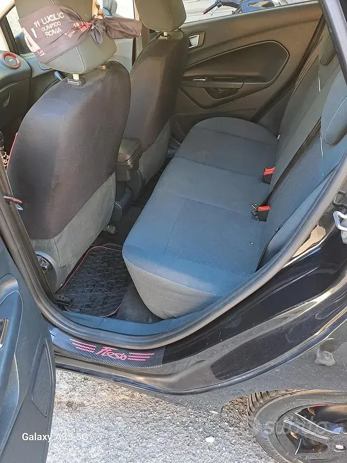 Usata Ford Fiesta 73 CV (53 kW) 2012 Nero Berlina