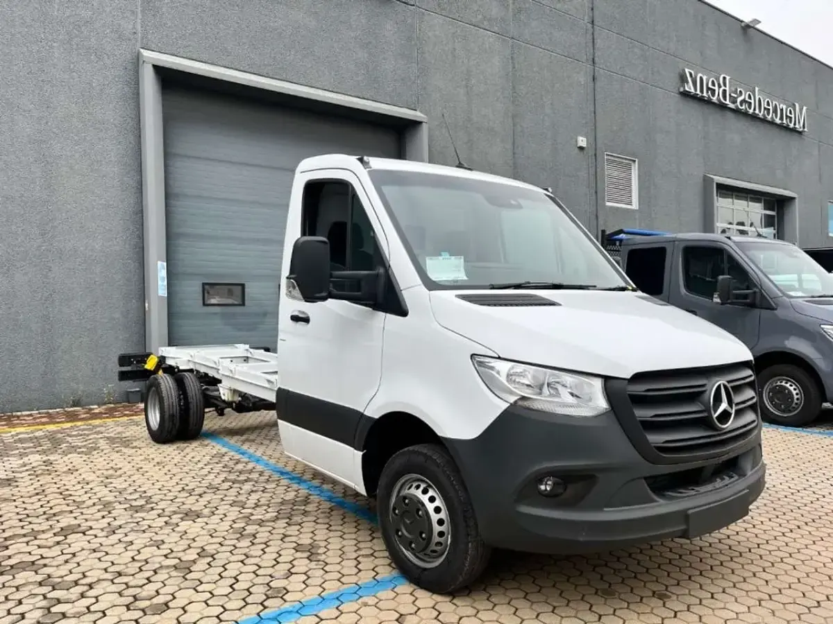 Nuova Mercedes Sprinter 150 CV (110 kW) 2026 Bianco Furgone
