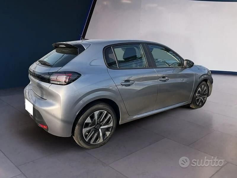Usata Peugeot 208 Active 75 CV (55 kW) 2024 Gray Utilitaria