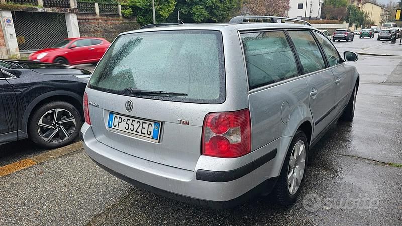 Usata VW Passat 131 CV (96 kW) 2004 Grigio Station wagon