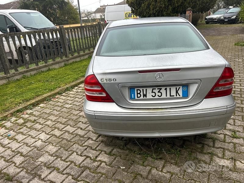Usata Mercedes 180 2000 Grigio Berlina