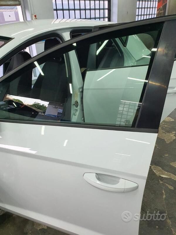 Usata Seat Leon 115 CV (84 kW) 2019 Bianco Berlina