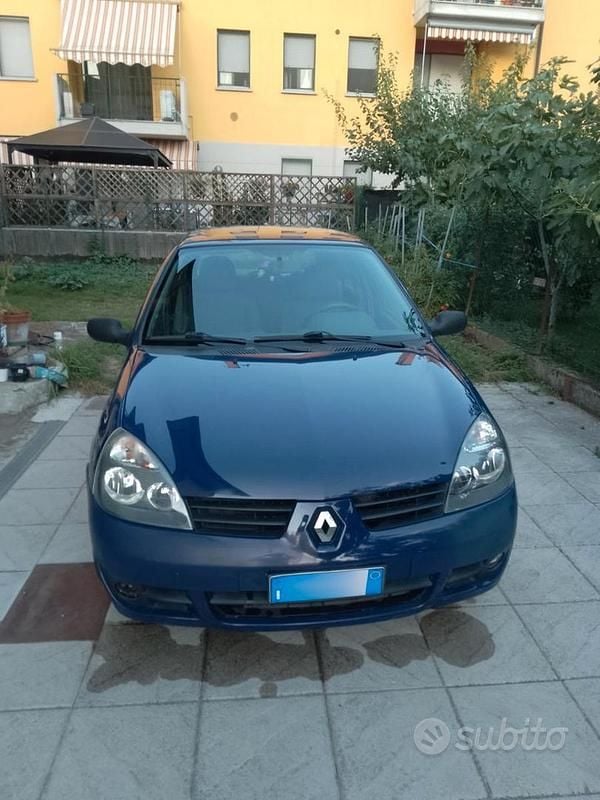 Usata Renault Clio II 75 CV (55 kW) 2008 Blu Berlina