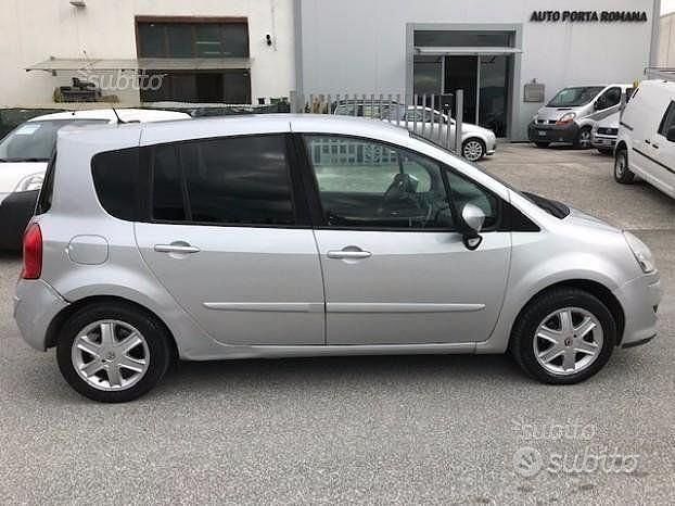 Usata Renault Modus Dynamique 85 CV (62 kW) 2009 Grigio Monovolume