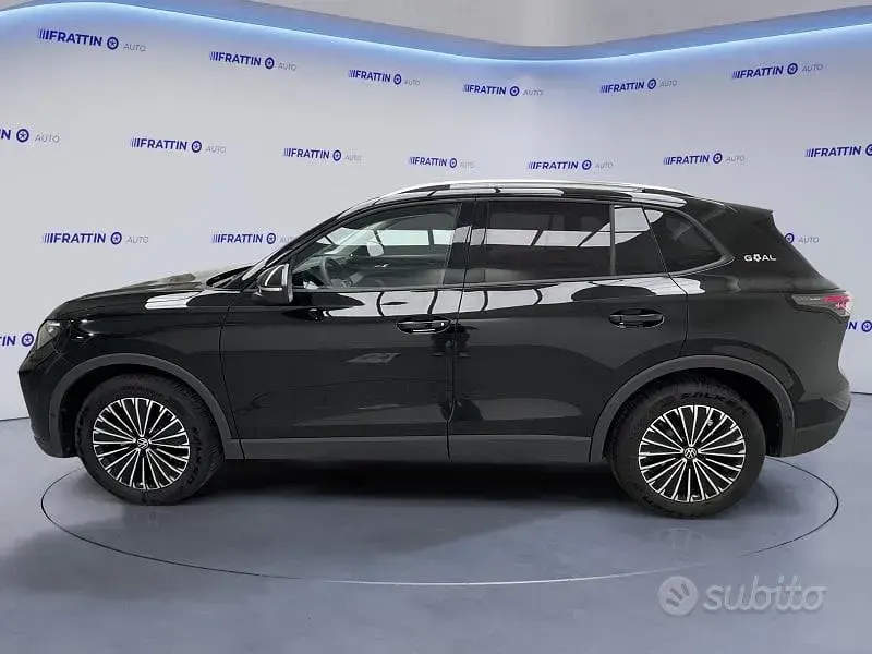 Usata VW Tiguan Edition 131 CV (96 kW) 2025 Grenadill black [0e0e]  metal SUV