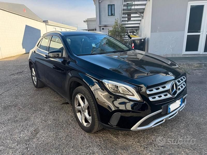 Usata Mercedes GLA180 2019 Nero SUV