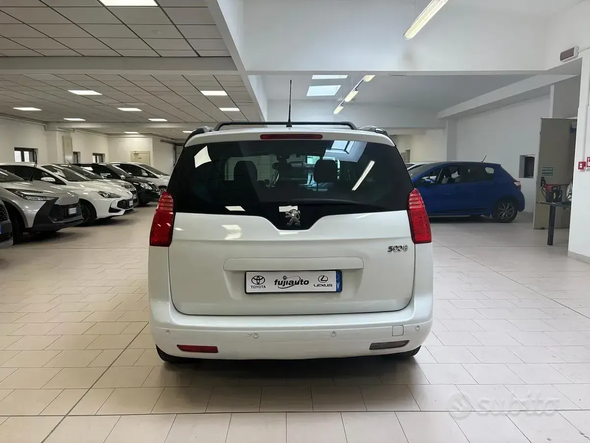 Usata Peugeot 5008 Allure 150 CV (110 kW) 2010 Bianco Monovolume