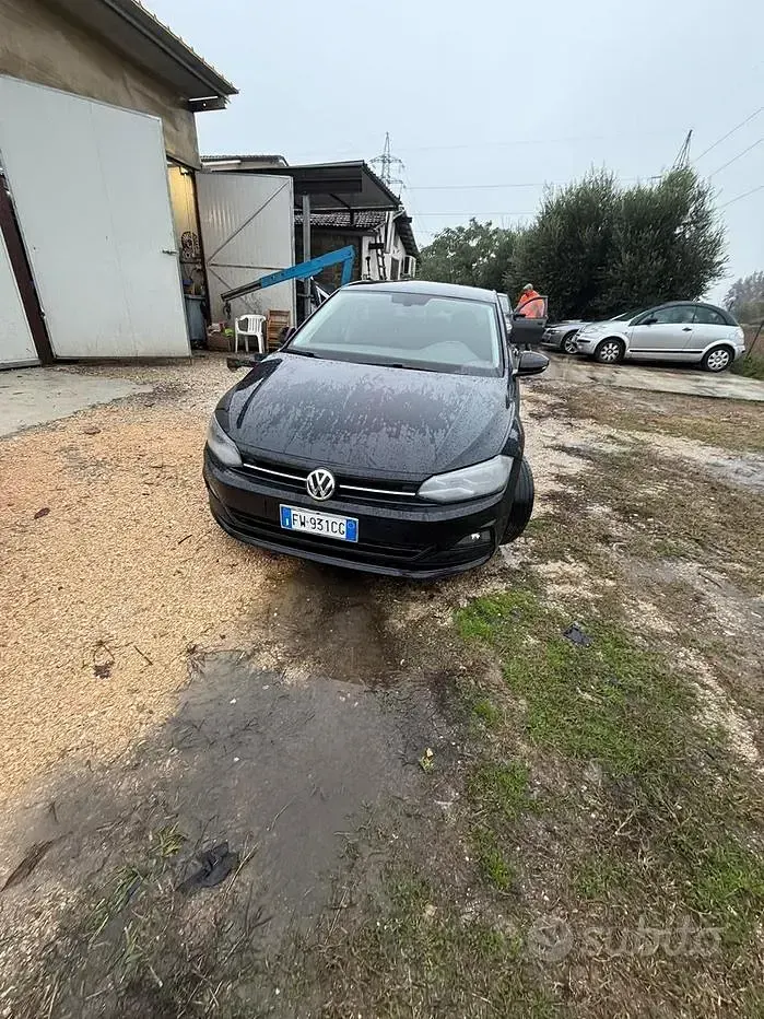 Usata VW Polo 80 CV (58 kW) 2019 Nero Utilitaria