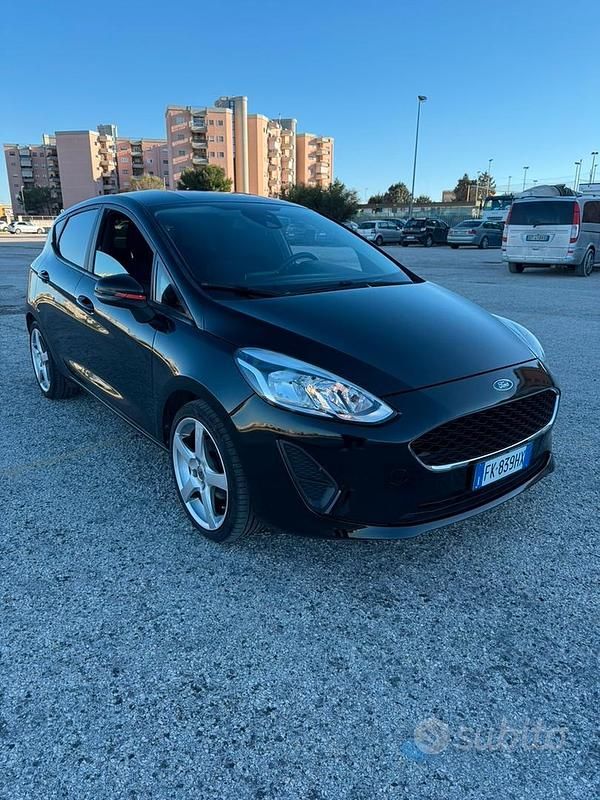 Usata Ford Fiesta 85 CV (62 kW) 2018 Nero Utilitaria