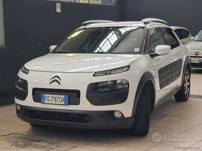 Usata Citroën C4 Shine 99 CV (72 kW) 2016 Bianco SUV