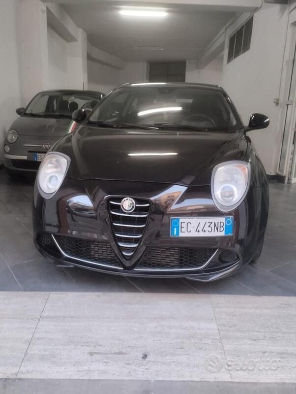 Nero Usata 2010 Alfa Romeo MiTo Distinctive Due volumi | 5300 € (Buon prezzo) - Immagine 1/4