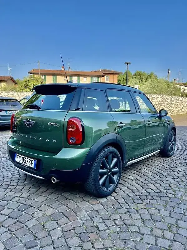 Usata Mini Park Lane Countryman 111 CV (81 kW) 2016 Verde SUV