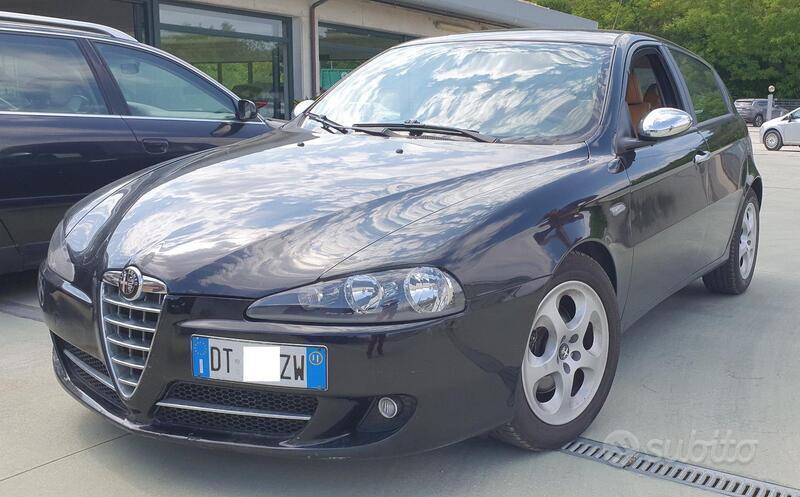 Usato 2008 Alfa Romeo 147 1.6 Benzin 105 CV (5.500 €)