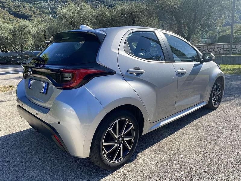 Usata Toyota Yaris Trend 72 CV (52 kW) 2022 Argento Utilitaria