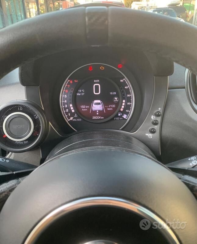 Bianco Usata 2021 Abarth 595 Due volumi | 25.000 € (Molto cara) - Immagine 1/4
