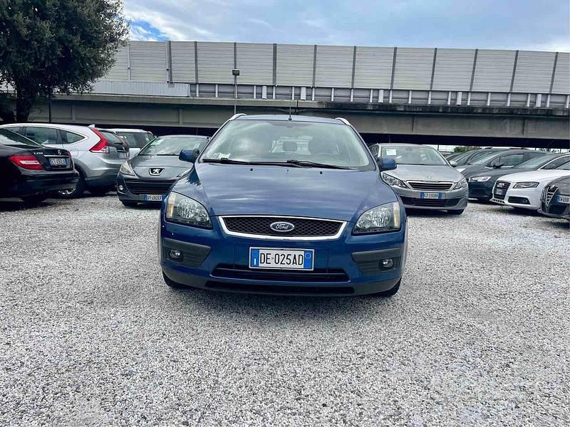 Usata Ford Focus S 90 CV (66 kW) 2007 Blu Station wagon