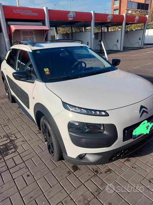 Usata Citroën C4 Cactus 82 CV (60 kW) 2015 Bianco Utilitaria
