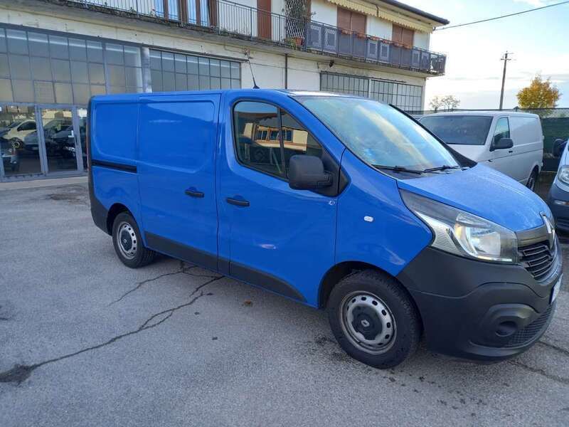 Begagnad Renault Trafic 125 HK (91 kW) 2018 Blå Minibuss