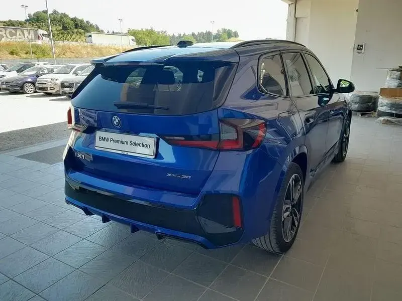 Usata BMW iX1 M Sport 225 kW (306 CV) 2023 Blu SUV