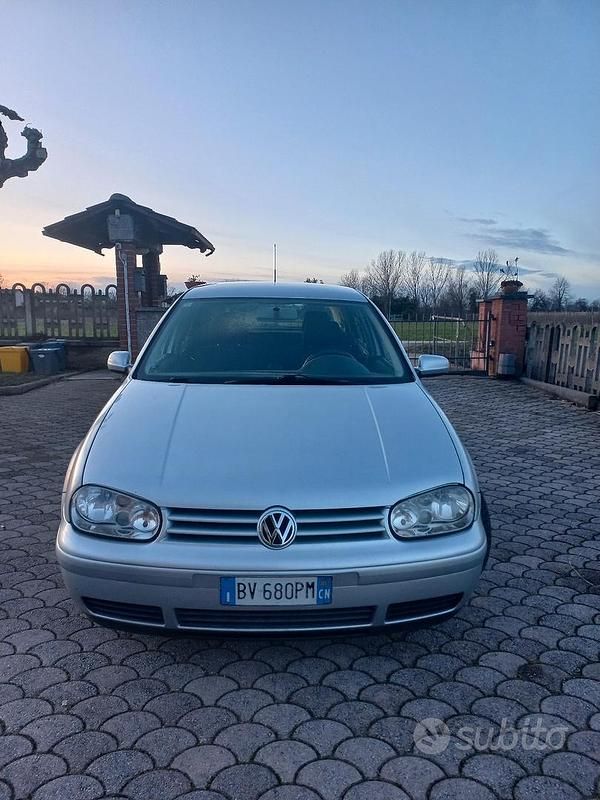 Usata VW Golf IV 130 CV (95 kW) 2001 Grigio Berlina