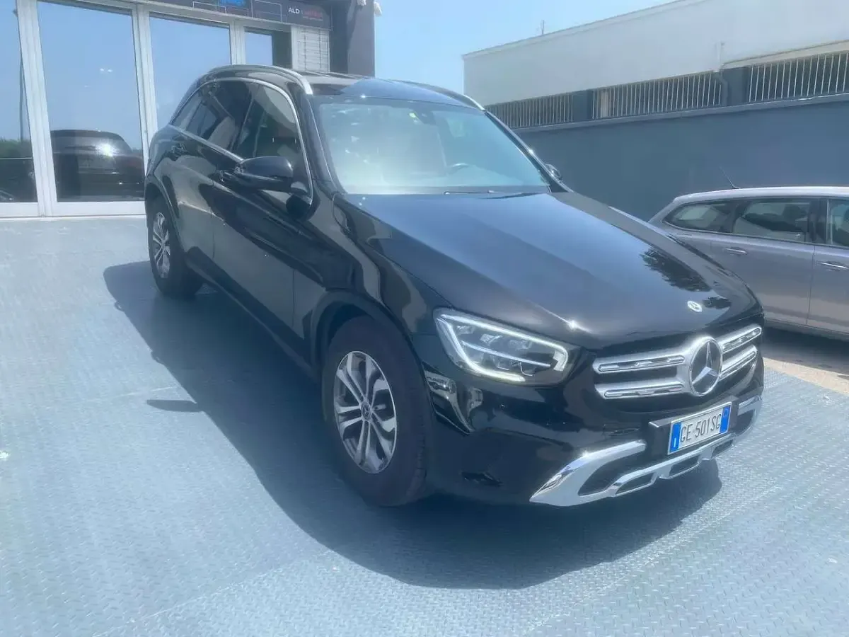 Usata Mercedes GLC200 Executive 163 CV (119 kW) 2021 Nero SUV