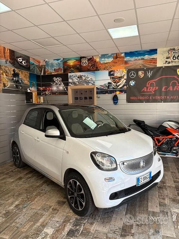 Bianco Usata 2016 Smart ForFour Passion Due volumi | 7999 € (Buon prezzo) - Immagine 1/4